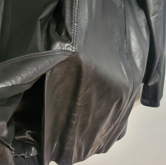 VINTAGE LEATHER RANCH - Picture 8 of 8